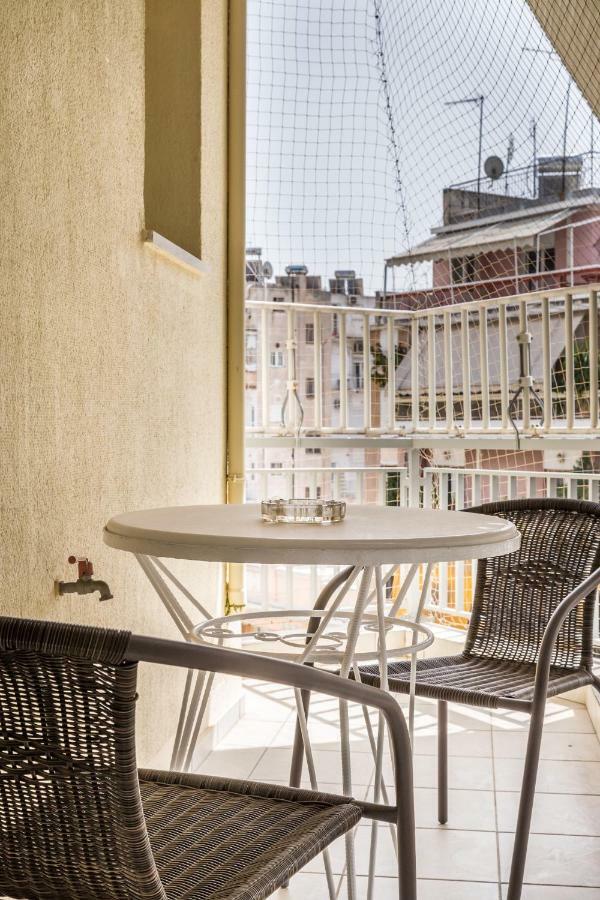 Classy 2 Bedroom Apartment Near Acropolis & Metro Athén Kültér fotó