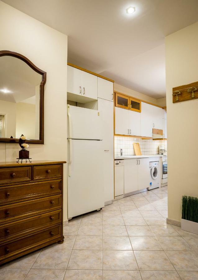 Classy 2 Bedroom Apartment Near Acropolis & Metro Athén Kültér fotó