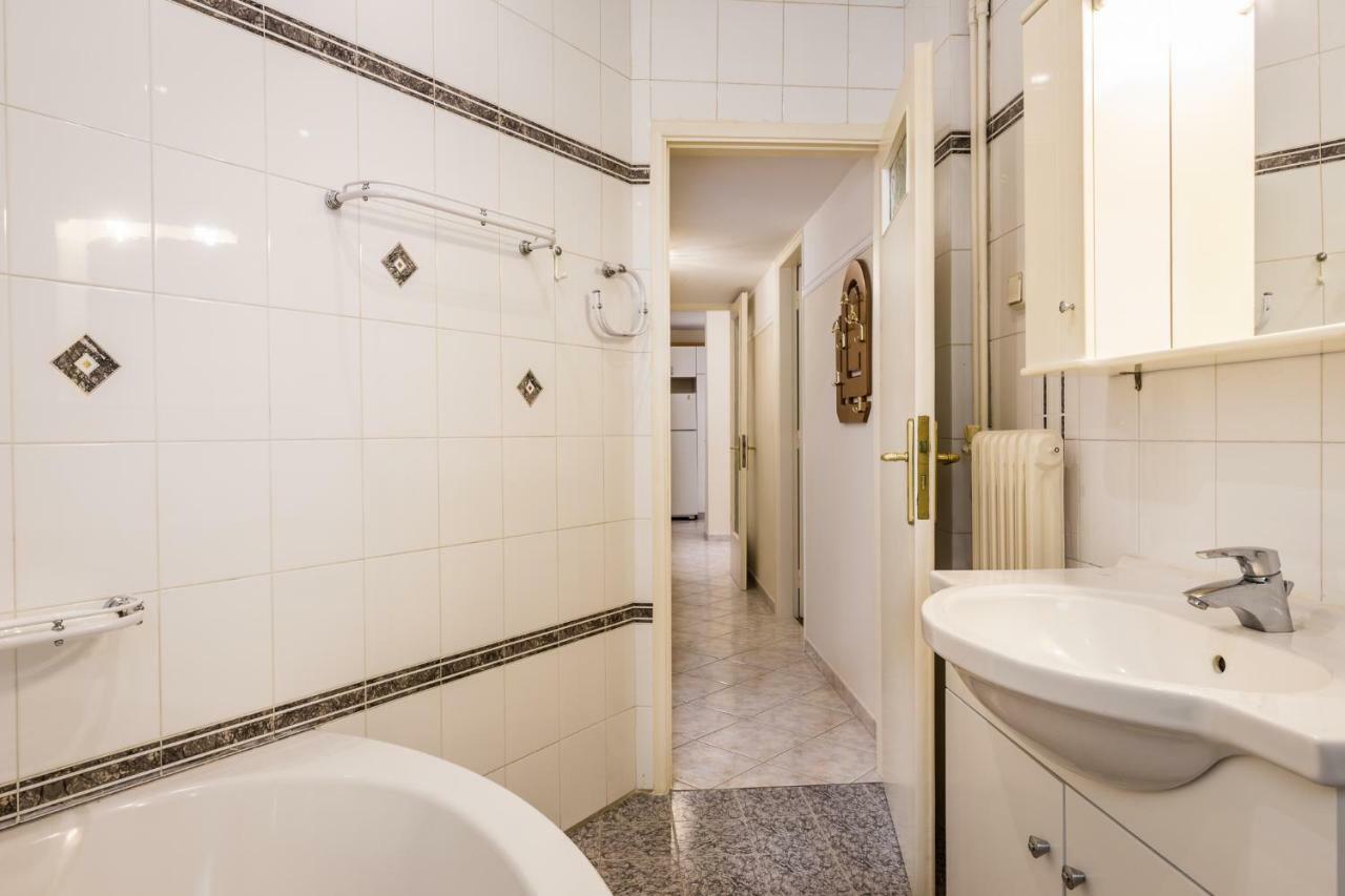 Classy 2 Bedroom Apartment Near Acropolis & Metro Athén Kültér fotó