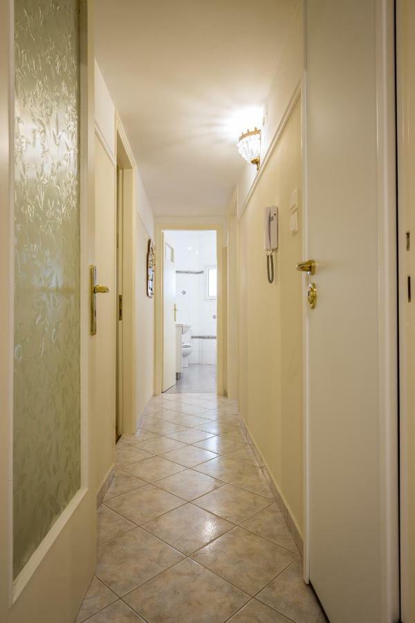 Classy 2 Bedroom Apartment Near Acropolis & Metro Athén Kültér fotó